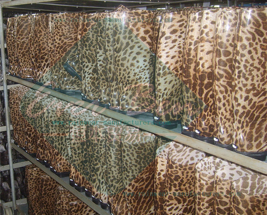 PVC 015 wholesale cheetah print rain boots.jpg